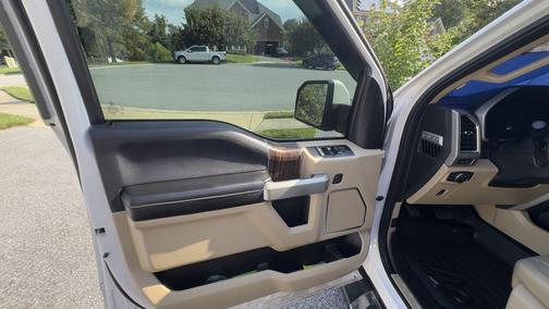 White 2017 Ford F-150 Lariat