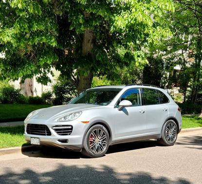 2012 Porsche Cayenne Cayenne Turbo