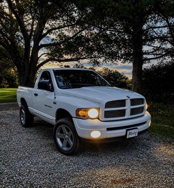 White 2004 Dodge Ram 1500 Laramie