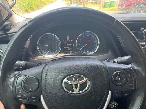 Silver 2019 Toyota Corolla SE