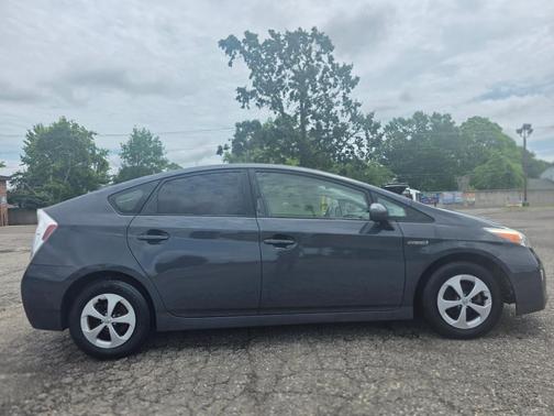 Gray 2013 Toyota Prius Two