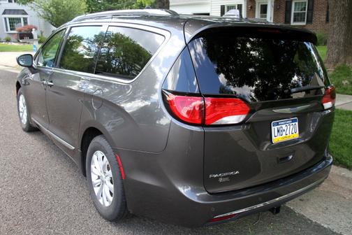 2018 Chrysler Pacifica Touring-L