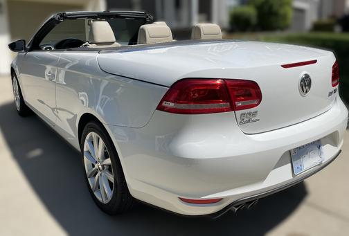 White 2013 Volkswagen Eos Komfort