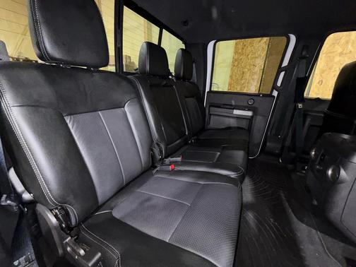 White 2016 Ford F-350 Lariat