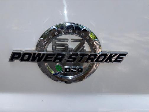 White 2016 Ford F-350 Lariat