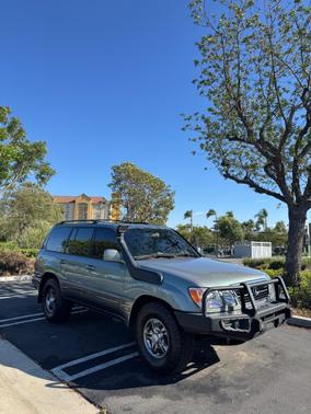 Green 2002 Lexus LX 470 Base