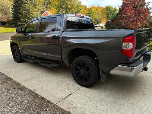 Gray 2019 Toyota Tundra SR5