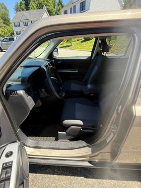Beige 2008 Jeep Patriot Sport