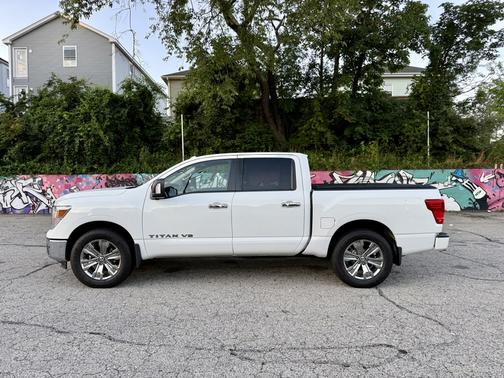 White 2018 Nissan Titan SV