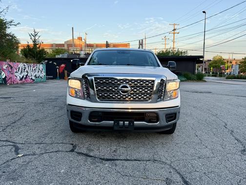 White 2018 Nissan Titan SV