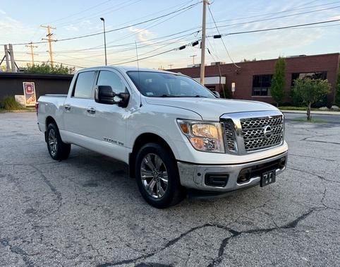White 2018 Nissan Titan SV