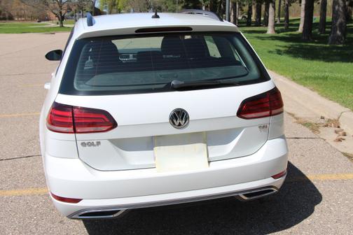 2018 Volkswagen Golf SportWagen TSI S