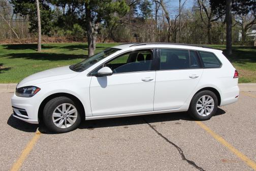2018 Volkswagen Golf SportWagen TSI S