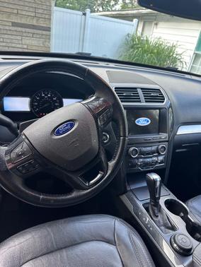 Blue 2017 Ford Explorer XLT