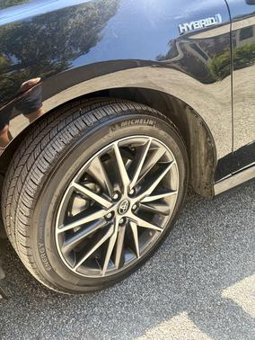 Black 2021 Toyota Camry Hybrid XLE