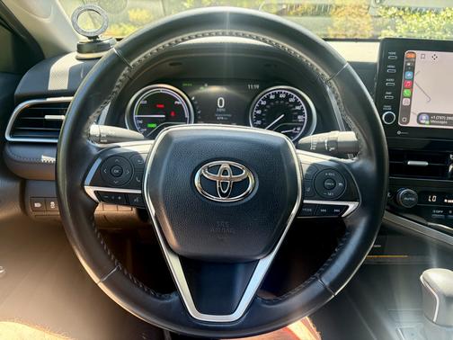 Black 2021 Toyota Camry Hybrid XLE
