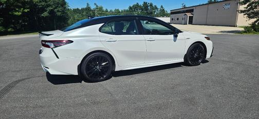 White 2021 Toyota Camry Hybrid XSE