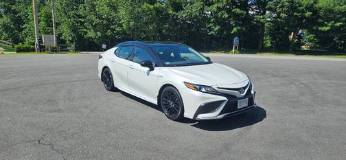 White 2021 Toyota Camry Hybrid XSE