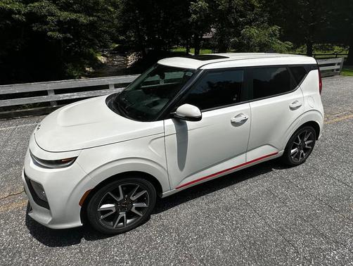 White 2022 Kia Soul Turbo