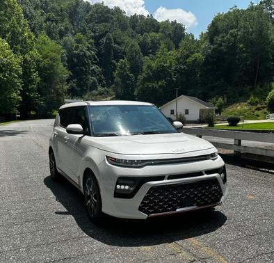 White 2022 Kia Soul Turbo