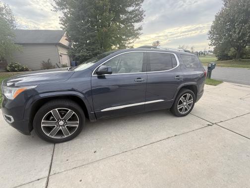 2019 GMC Acadia Denali