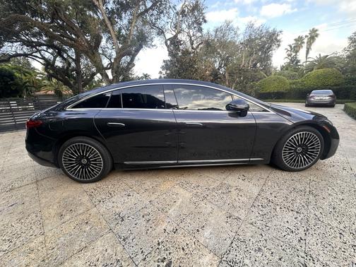 Gray 2022 Mercedes-Benz EQS 450+ Base