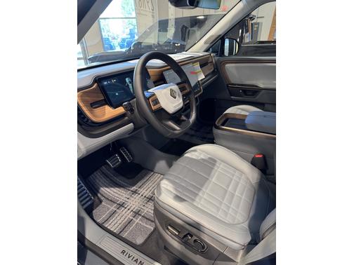 2025 Rivian R1S Ascend Tri-Motor Max Pack