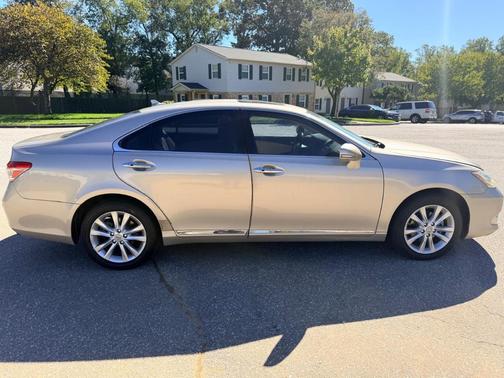 Gold 2011 Lexus ES 350 Base