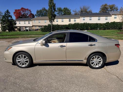 Gold 2011 Lexus ES 350 Base