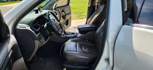 White 2013 GMC Acadia SLT-1