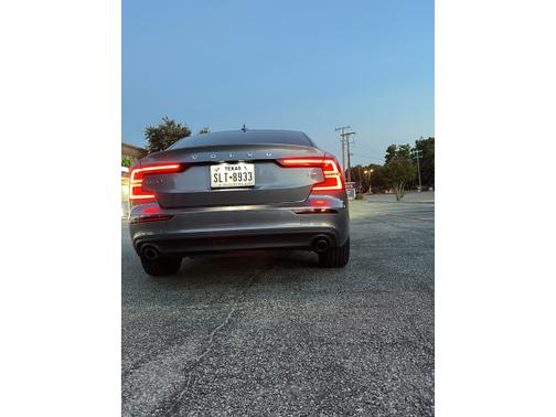 2020 Volvo S60 T5 Momentum