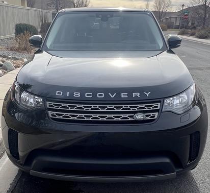 Black 2018 Land Rover Discovery SE