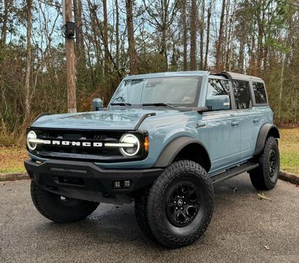 Gray 2023 Ford Bronco Outer Banks