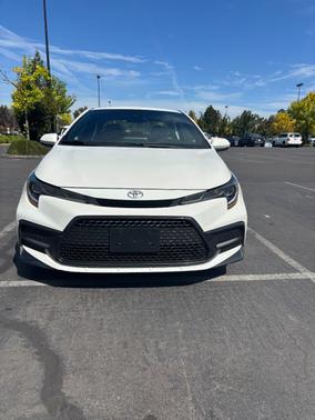 White 2020 Toyota Corolla SE
