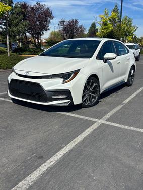 White 2020 Toyota Corolla SE