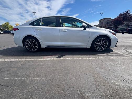 White 2020 Toyota Corolla SE