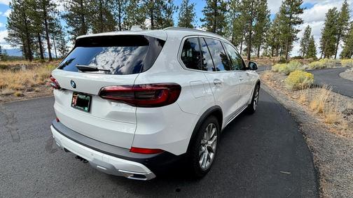 White 2022 BMW X5 xDrive40i