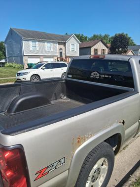 Silver 2005 Chevrolet Silverado 1500 Z71 Extended Cab