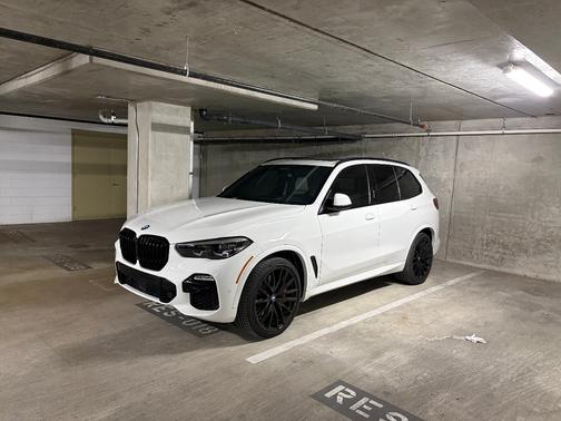 White 2021 BMW X5 M50i