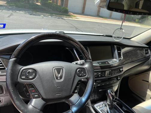 Photo 5 of 7 of 2014 Hyundai Equus Signature