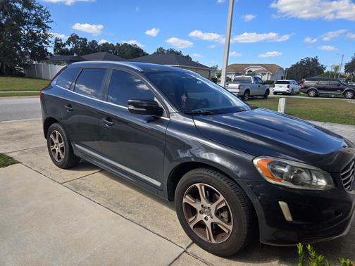 Gray 2014 Volvo XC60 T6 Premier Plus