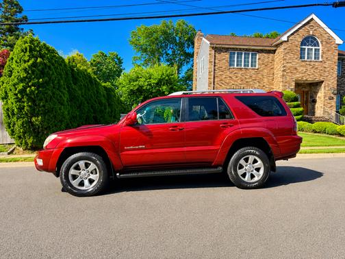 Red 2005 Toyota 4Runner Sport