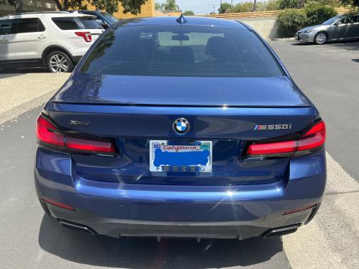 Photo 4 of 23 of 2021 BMW M550 i xDrive