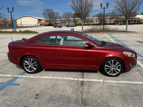 Red 2013 Volvo C70 T5 Premier Plus