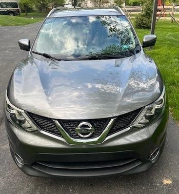 Gray 2018 Nissan Rogue Sport SV