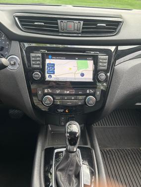 Gray 2018 Nissan Rogue Sport SV