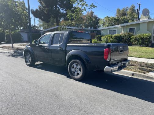 2005 Nissan Frontier SE Crew Cab