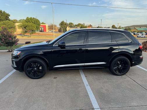 Black 2020 Audi Q7 55 Premium Plus
