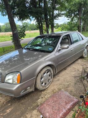 Gold 2004 Cadillac DeVille Base