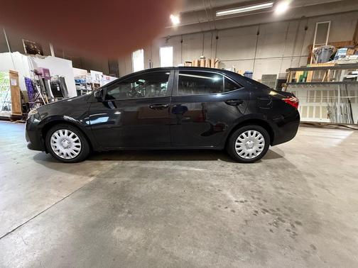 Black 2018 Toyota Corolla LE